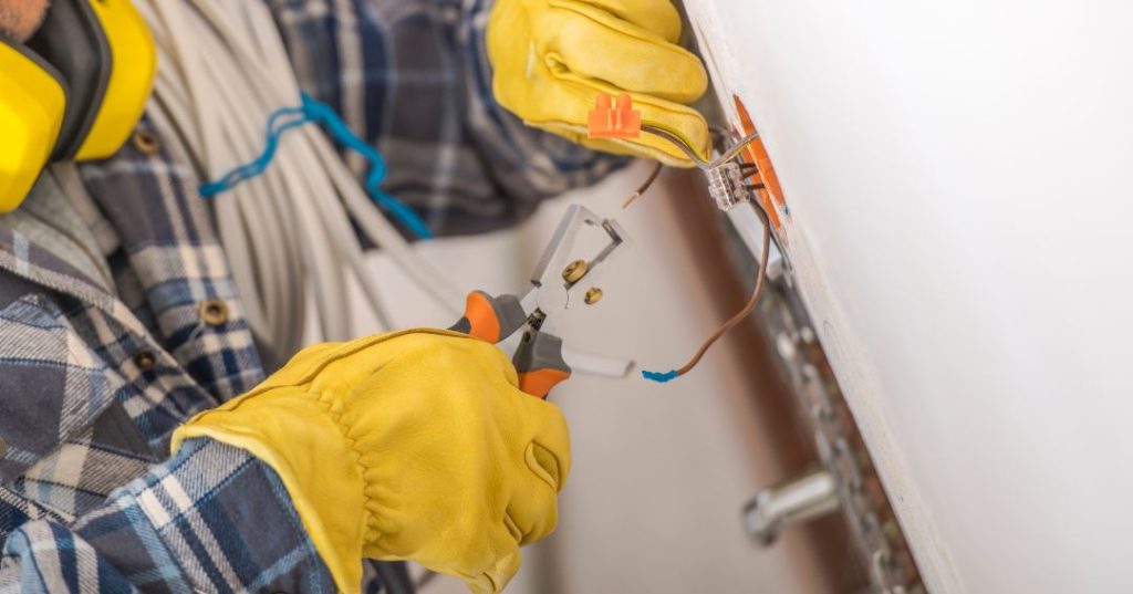 Consertos e manutenções elétricas em Aparecida de Goiânia